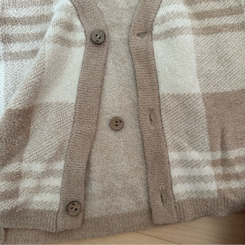 Barefoot Dreams CozyChic Plaid Baby cardigan & hat cream/tan  6-12 Months - Picture 2 of 7
